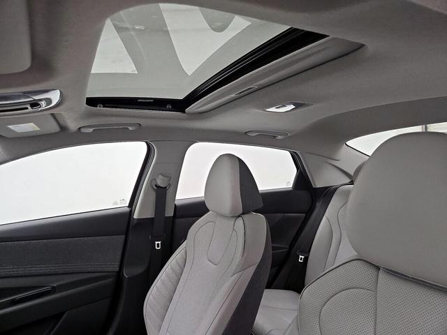 Photo of 2023 Black Hyundai ELANTRA