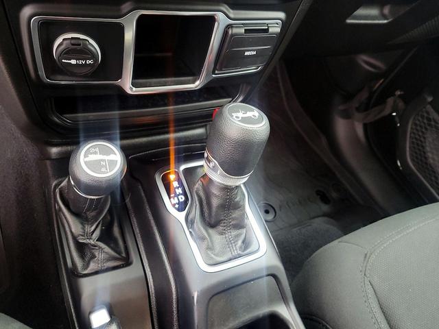Photo of 2020 Black Jeep Wrangler