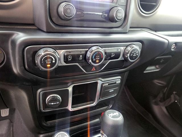 Photo of 2020 Black Jeep Wrangler