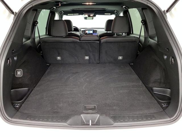 Photo of 2022 White Honda Passport
