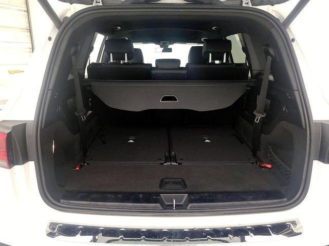 Photo of 2023 White Mercedes-Benz GLB 250