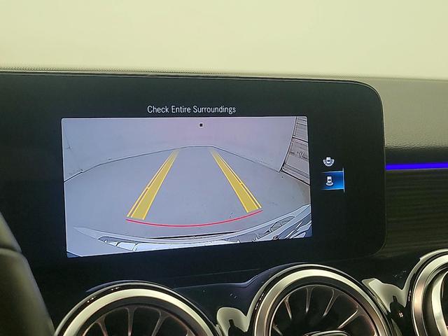 Photo of 2023 White Mercedes-Benz GLB 250