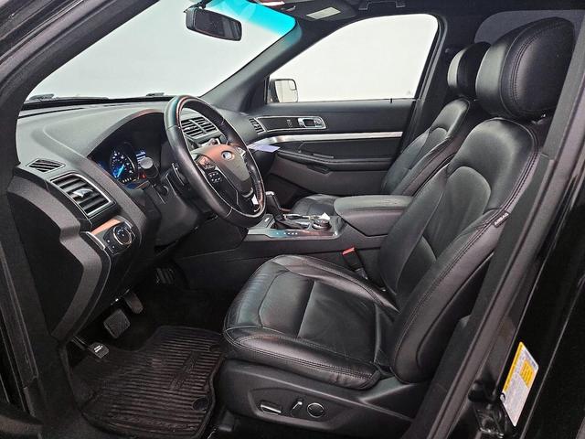 Photo of 2016 Black Ford Explorer