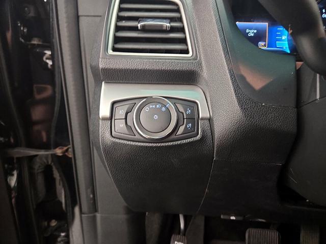 Photo of 2016 Black Ford Explorer