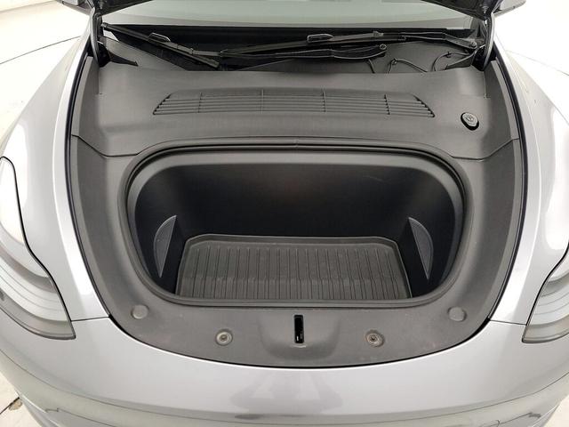 Photo of 2025 Silver Tesla Model Y