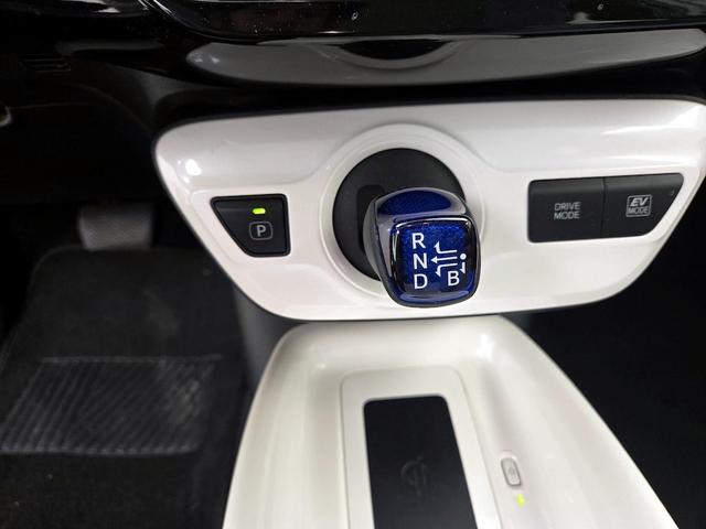 Photo of 2017 Gray Toyota Prius