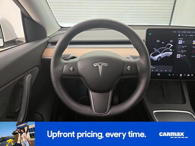 Photo of 2022 White Tesla Model Y