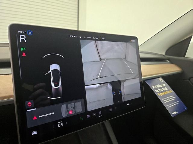 Photo of 2022 White Tesla Model Y