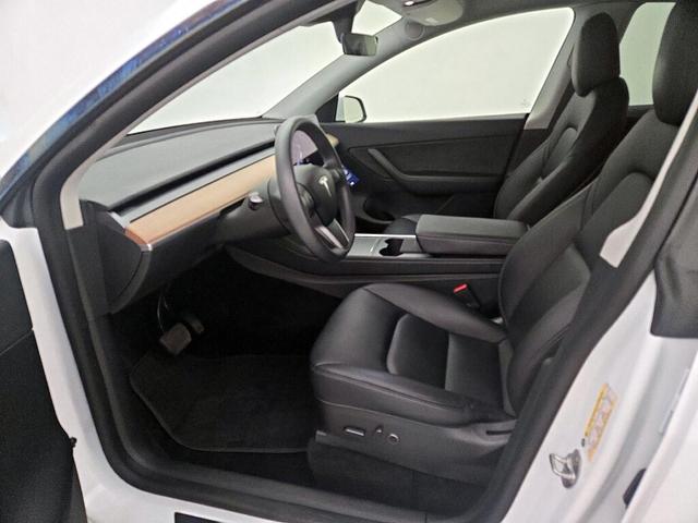 Photo of 2022 White Tesla Model Y