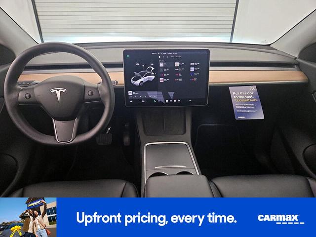 Photo of 2022 White Tesla Model Y