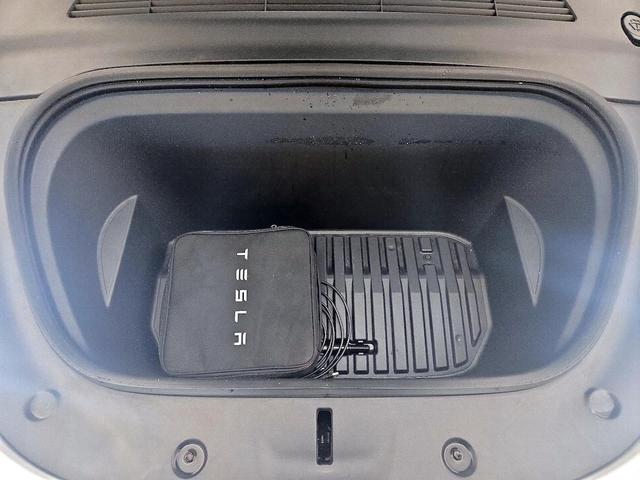 Photo of 2022 White Tesla Model Y