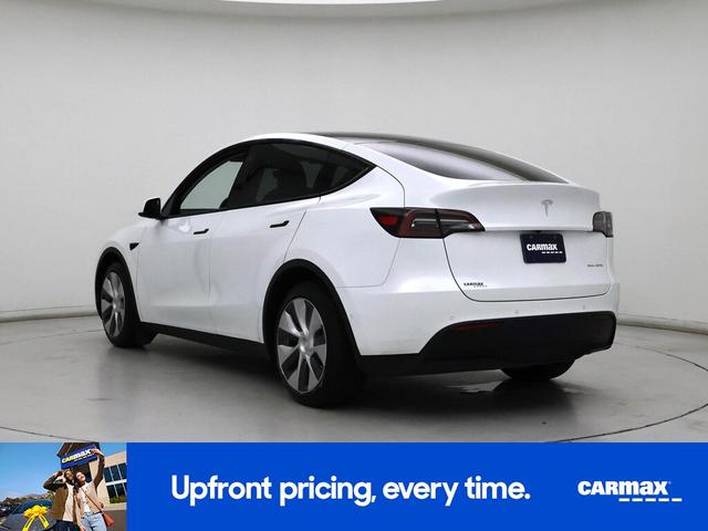 Photo of 2022 White Tesla Model Y
