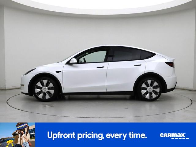 Photo of 2022 White Tesla Model Y