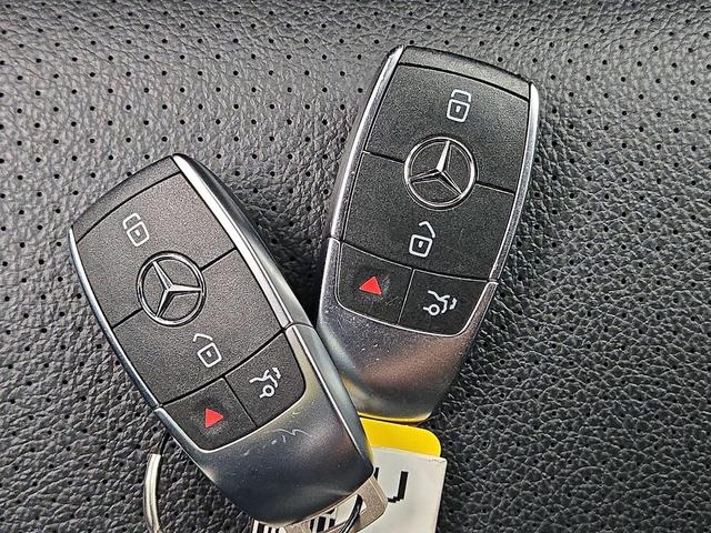 Photo of 2022 Gray Mercedes-Benz GLE 350