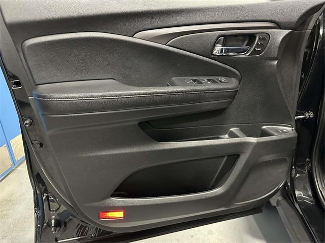 Photo of 2021 Crystal Black Pearl Honda Pilot