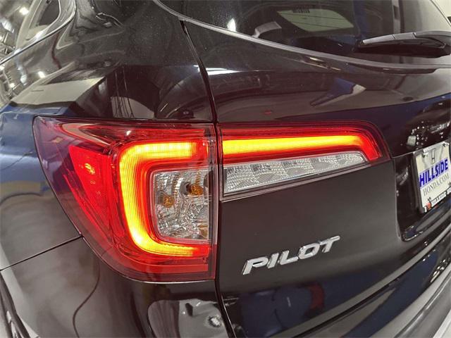Photo of 2021 Crystal Black Pearl Honda Pilot