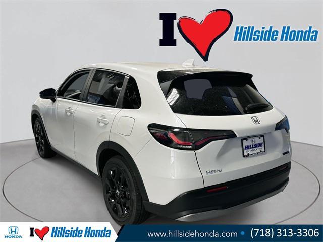 Photo of 2023 Platinum White Pearl Honda HR-V
