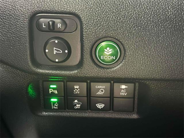 Photo of 2023 Platinum White Pearl Honda Ridgeline