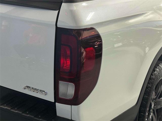 Photo of 2023 Platinum White Pearl Honda Ridgeline