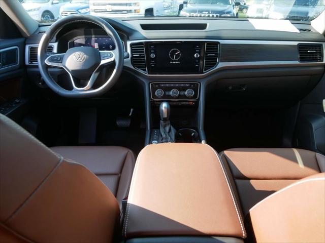 Photo of 2023 Pure White Volkswagen Atlas