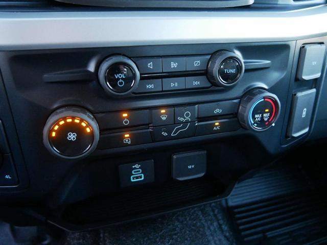 Photo of 2023 Oxford White Ford F-350