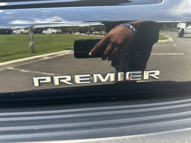 Photo of 2023 Black Chevrolet Suburban