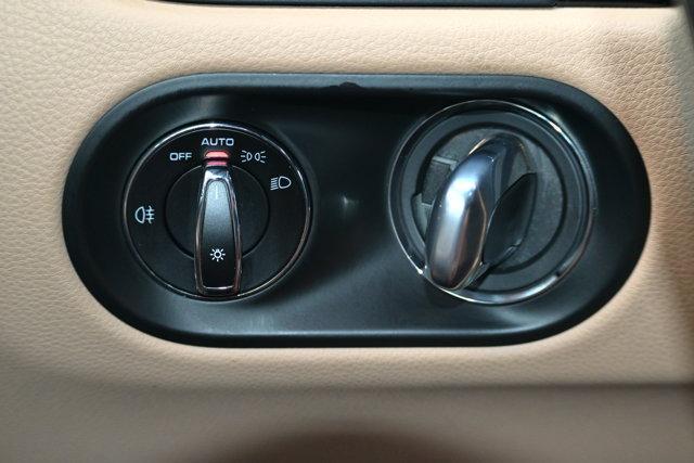 Photo of 2021 Volcano Grey Metallic Porsche Macan
