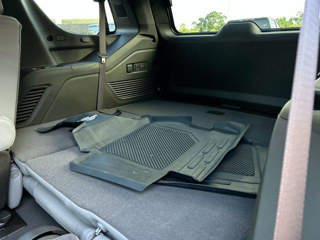Photo of 2025 Onyx Black GMC Yukon