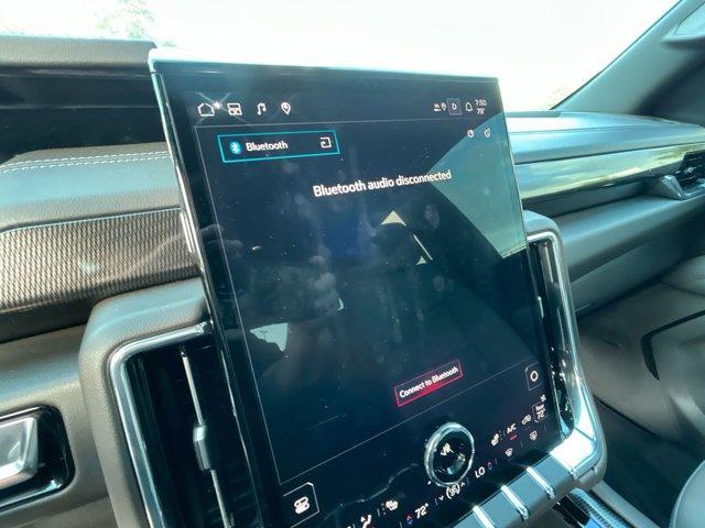 Photo of 2025 Onyx Black GMC Yukon