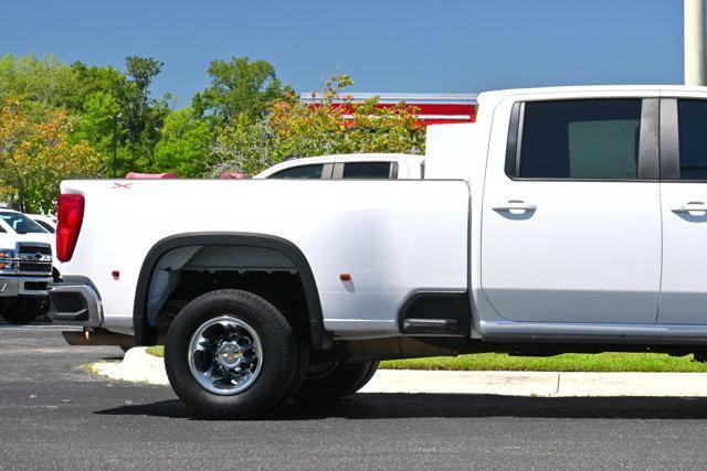 Photo of 2024 Iridescent Pearl Tricoat Chevrolet Silverado 3500