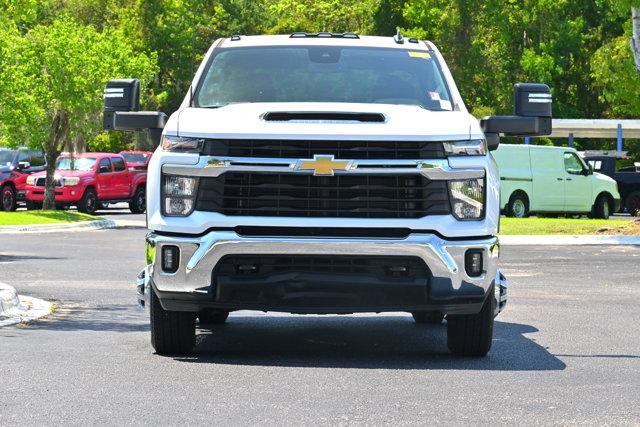 Photo of 2024 Iridescent Pearl Tricoat Chevrolet Silverado 3500