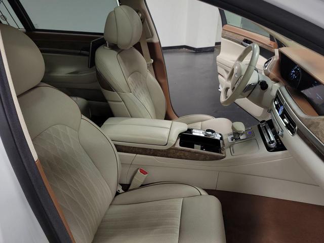 Photo of 2021 Uyuni White Genesis G90