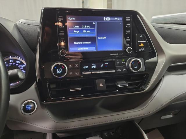 Photo of 2020 Midnight Black Metallic Toyota Highlander