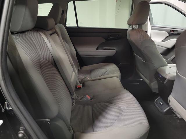 Photo of 2020 Midnight Black Metallic Toyota Highlander
