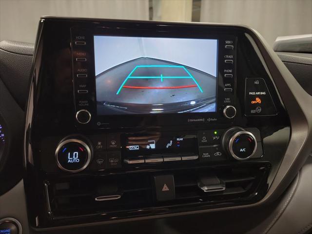 Photo of 2020 Midnight Black Metallic Toyota Highlander