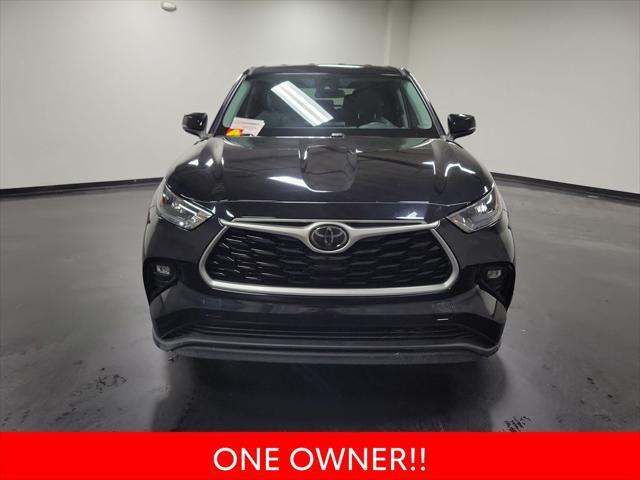 Photo of 2020 Midnight Black Metallic Toyota Highlander