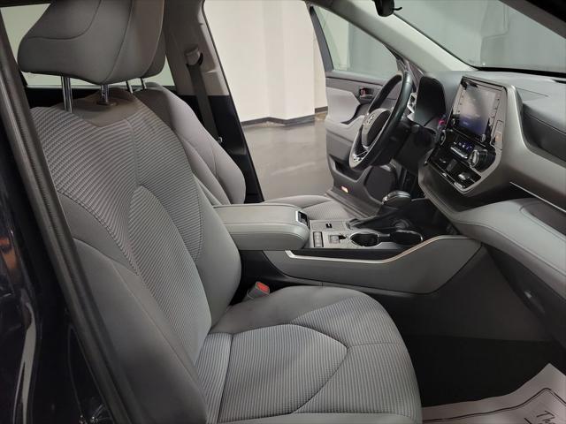 Photo of 2020 Midnight Black Metallic Toyota Highlander