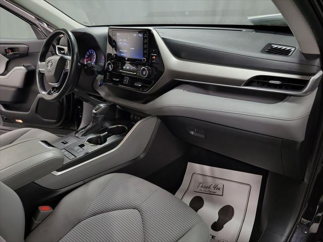 Photo of 2020 Midnight Black Metallic Toyota Highlander