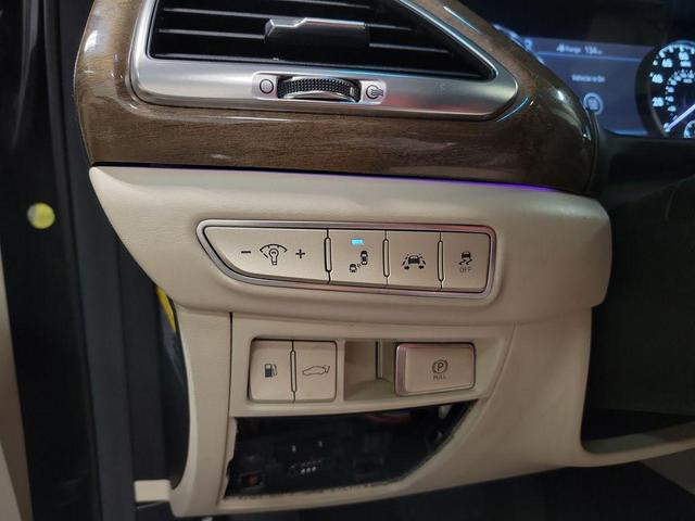 Photo of 2019 Victoria Black Genesis G90