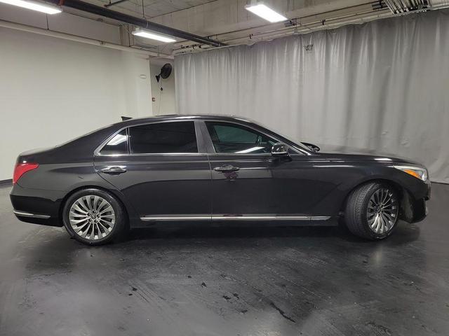 Photo of 2019 Victoria Black Genesis G90