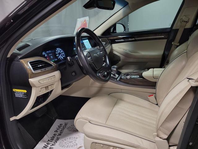 Photo of 2019 Victoria Black Genesis G90
