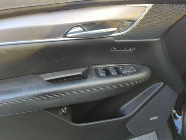 Photo of 2019 Stellar Black Metallic Cadillac XT5