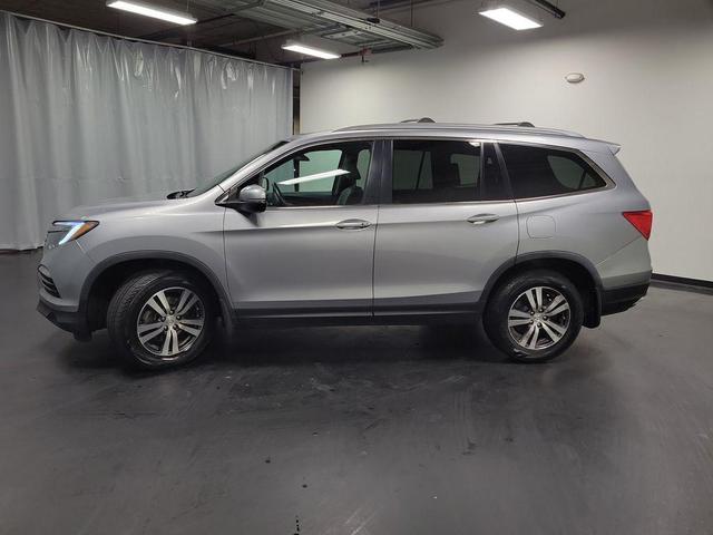 Photo of 2018 Lunar Silver Metallic Honda Pilot
