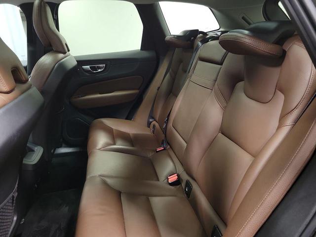 Photo of 2019 Pine Gray Metallic Volvo XC60