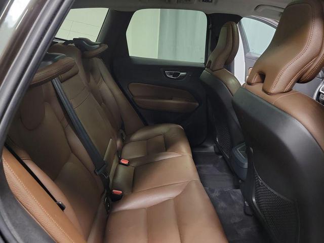 Photo of 2019 Pine Gray Metallic Volvo XC60