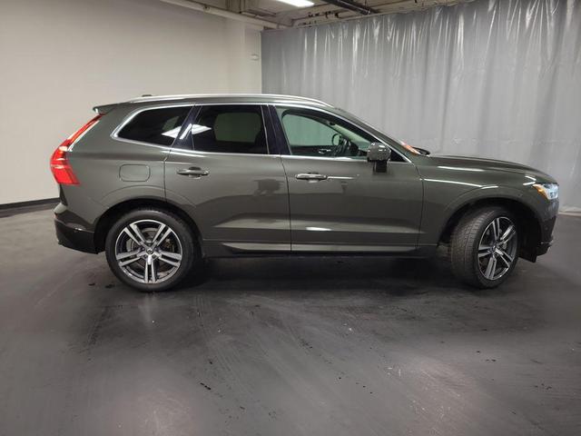 Photo of 2019 Pine Gray Metallic Volvo XC60