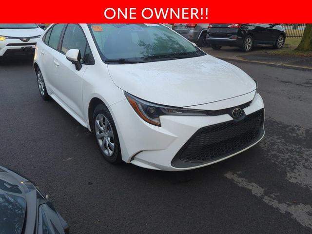 Photo of 2022 White Toyota Corolla