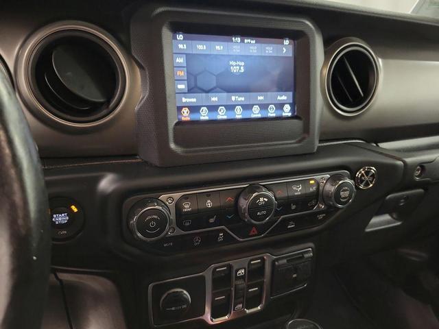 Photo of 2020 Black Clearcoat Jeep Gladiator
