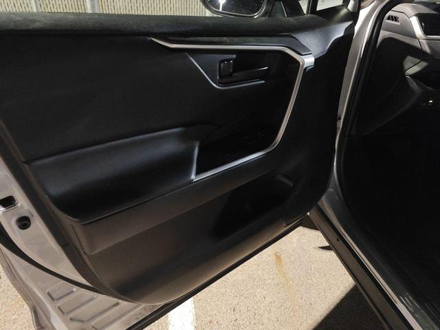 Photo of 2023 Silver Sky Metallic Toyota RAV4