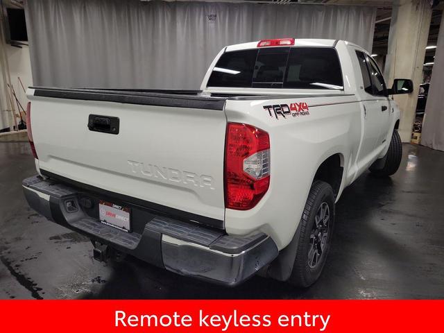 Photo of 2016 Super White Toyota Tundra